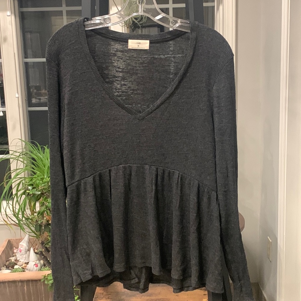Anthropologie t. la long sleeve shirt. Charcoal. Size medium Excellent condition